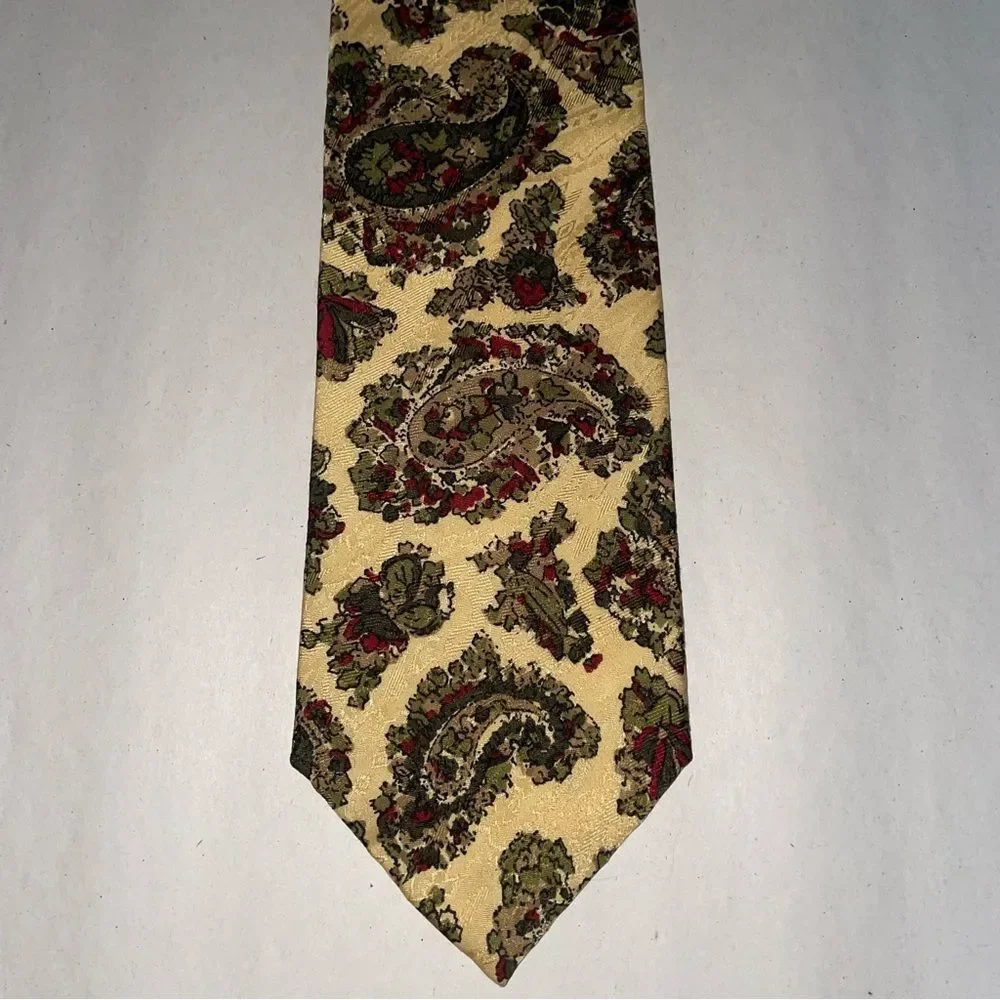 Abercrombie & Fitch Paisley Patterned Tie